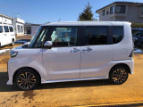 納車前にはプロのメカニックが点検、整備を行いますので安心してお乗り頂けます。