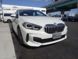 長期にわたる保証を実現。安心の無償保証。2年間のBMWプレミアムセレクション保証と延長保証(別途費用)を合わせて最大4年間の保証。万一の故障に長期間備えることができ、ご安心してお乗り頂けます。