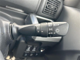 【 オートライト 】オートライトなのでライトの点け忘れを気にすることなく運転が出来ます。