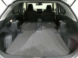 大きく開くラゲッジスペースです。左右独立でリアシートが倒れるので長尺の荷物も積むことが可能です。