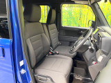 運転席シート廻りは使用感も少なく、良好な状態となっています。前オーナー様が丁寧に使っていたことがよくわかりますね。