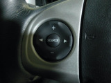 ハンドルにオーディオの操作スイッチが装備されています!視線を前方から外さずハンドルから手を離さずに操作できるのでとっても安全ですね♪