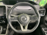 【純正革巻きステアリング】上質な革を使用することで、手にしっかり馴染みとても運転しやすいハンドルです♪