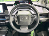 【純正革巻きステアリング】上質な革を使用することで、手にしっかり馴染みとても運転しやすいハンドルです♪