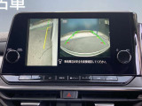 アラウンドビューモニターは前方や側面を映し出すことも可能ですので発進時の確認や幅寄せ離合時などにとても便利です。