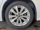 【純正18インチアルミホイール】外観にマッチした純正アルミホイールを装着しております。各種社外アルミホイールや、スタッドレスタイヤも取扱いしております。是非ご相談ください♪