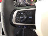 ステアリングリモコンは、運転中でも簡単に音量調整やチャンネル変更もできます!わき見運転防止にもつながるので安心です♪