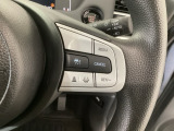 【アダプティブ・クルーズ・コントロール】予め設定した車速内でクルマが自動的に加減速。 前走車との適切な車間距離を維持しながら追従走行し、高速道路でのドライバーの疲労を軽減してくれる嬉しい機能付♪