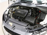 エンジンルームも非常にキレイです。RECS(吸気系エンジン内部洗浄システム)等のオプションメニューもご用命下さい。
