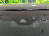 【プリクラッシュセーフティ】前方の車両等を検知し、衝突しそうな時は警報で注意を促し、ブレーキを踏む力をサポート。ブレーキを踏めなかった場合は衝突被害軽減ブレーキが作動、衝突回避をサポートします。