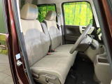 運転席シート廻りは使用感も少なく、良好な状態となっています。前オーナー様が丁寧に使っていたことがよくわかりますね。
