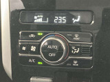 オートエアコンは温度を設定するだけで、自動で風量などを設定してくれます。運転しながら操作も必要ないので、安全性も向上します。