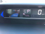 運転中も見やすいデジタルメーター。