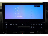 デイスプレイオーディオを装備。スマホとクルマをつなぐことで、いろんなサービスが楽しめます。(AppleCarplay/AndroidAuto 対応)