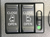 【両側パワースライドドア】スマートキーや運転席のスイッチで後席両側スライドドアの開閉が可能♪電動だから力を入れてドアを開ける必要が無く、小さなお子様でも簡単に開け閉めでき快適です♪