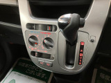 インパネシフトのオートマチックになっています★足元がすっきりとして広々使っていただけますよ★