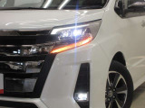 LEDヘッドライトです。デザイン性がよくとても明るいので、夜間の走行や悪天候でも安心です。しかも長寿命!