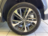 【純正18インチアルミホイール】外観にマッチした純正アルミホイールを装着しております。各種社外アルミホイールや、スタッドレスタイヤも取扱いしております。是非ご相談ください♪