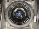 今ではオプションになってしまったスペアタイヤが装備されています。万が一の時に役立ちます☆☆