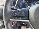ナビと連動している、ステアリングスイッチが付いています!音量の操作や、チャンネルの変更が手元でできるので、安全運転に繋がります!