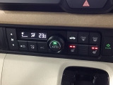 フロント両席にはシートヒーターが付いています!寒い日に便利な装備ですね。