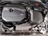 【ご納車前点検】BMW認定中古車は100項目の箇所を徹底的にチェック致します。機械的な箇所や電気系、コンピューターなどをご納車前に点検し、交換基準に達した部品は全て新品に修理返品した後にご納車致します。