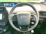 【純正革巻きステアリング】上質な革を使用することで、手にしっかり馴染みとても運転しやすいハンドルです♪