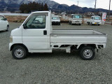 4WD、5速MT、エアコン、パワステ、デフロック、タイベル交換済み!ご来店の際は、在庫確認の上お越しくださいますようお願いします。