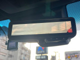 【デジタルインナーミラー】後席の大きな荷物や同乗者で後方が確認しづらい時でも安心!カメラが撮影した車両後方の映像をルームミラー内に表示。クリアな視界で状況の確認が可能です!
