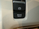 【ブレーキホールド】信号待ちなどでブレーキを踏み続けなくともブレーキがキープされます!アクセルペダルを踏むと解除され発進することが可能です!