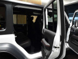 乗り降りしやすい広い開口部
