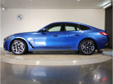【拘りのFR】BMWが多く採用するFR車。ダイレクトでスポーティな加速感・シャープなハンドリングを実現。縦置きエンジンレイアウトにより、フラットで上質な乗り味です。