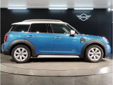 ☆MINIの車の始まりは大人四人がギリギリ乗れるコンパクトな車です!!今となっては3ナンバーですが、もともとは5ナンバーの車でした!!