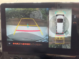 【パノラミックビューモニター】専用のカメラにより、上から見下ろしたような視点で360度クルマの周囲を確認することができます☆死角部分も確認しやすく、狭い場所での切り返しや駐車もスムーズに行えます。