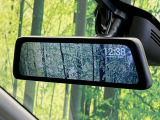 【ドライブレコーダー】ドライブレコーダー装備!走行中はもちろん、あおり運転や事故に遭遇した際、映像で記録し、万一のリスクに備えます。※記録用SDカードはお客様ご自身でご準備いただく必要があります。