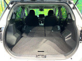 後席を格納すると、これだけの広さが!シーンに合わせたシートアレンジで、大きな荷物も積むことが出来ます♪