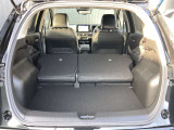 後部座席を倒すと少し長さのある荷物も積載することが出来ます。