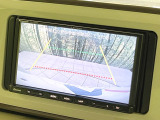 【バックカメラ】駐車時に後方がリアルタイム映像で確認できます。大型商業施設や立体駐車場での駐車時や、夜間のバック時に大活躍!運転スキルに関わらず、今や必須となった装備のひとつです!