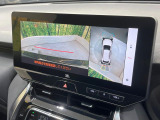 【パノラミックビューモニター】専用のカメラにより、上から見下ろしたような視点で360度クルマの周囲を確認することができます☆縦列駐車や幅寄せ時に活躍してくれます♪