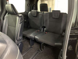 サードシートも十分なスペースをしっかり確保した7人乗りです。