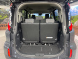 普段のお買い物や通勤、送迎等に十分な荷室スペースを確保しております。セカンドシートを倒すと、大きな荷物の積載も可能です♪