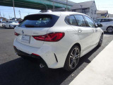 BMW正規販売店のお車は、全てのお車にBMW認定中古車保証書が発行されます。保証約款もございますので、保証内容が明確でございます。お客様にご安心してお乗り頂けますよう、全力でお客様をサポート致します。