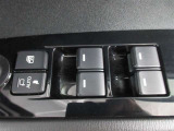 運転席側のパワーウィンドウスイッチです。全ての窓の開閉操作ができます。