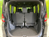 【パワーバックドア】スマートキーや運転席のボタンを押すだけでリアゲートが自動で開閉します!荷物を持っている時や、高い位置にあるバックドアを閉める際に便利な機能です♪
