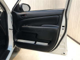 運転席前面ドア部分です♪