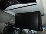 純正オプションのリアフリップダウンモニターも装備されております。
