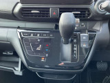 タッチパネル式オートエアコン ☆CVT無段変速機 変則ショックが少なく低燃費