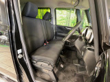 運転席シート廻りは使用感も少なく、良好な状態となっています。丁寧に使われていたことがよくわかりますね。