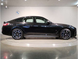 ご納車後も全国約200拠店のBMW正規ディーラーサービス工場にて保証対応いたします。お近くのBMW正規ディーラーをご案内の上、アフターメンテナンスをお受け頂けますので、安心してお乗りいただけます!!