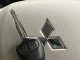 【キーレス】少し離れた場所からでもボタン一つでドアの開錠・施錠ができるのでとっても便利!ドアの鍵穴周りに傷をつけることもありません♪